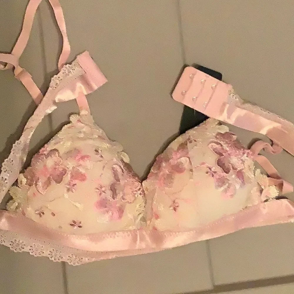 Floral lace with embroidery bralette